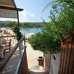 Denoel Hotel Ksamil