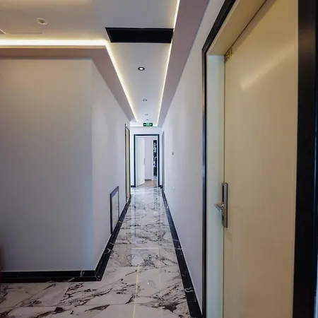 Hotel Denoel 4*
