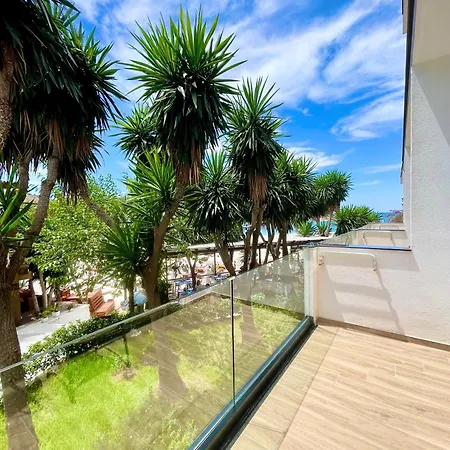 Denoel Hotel 4*